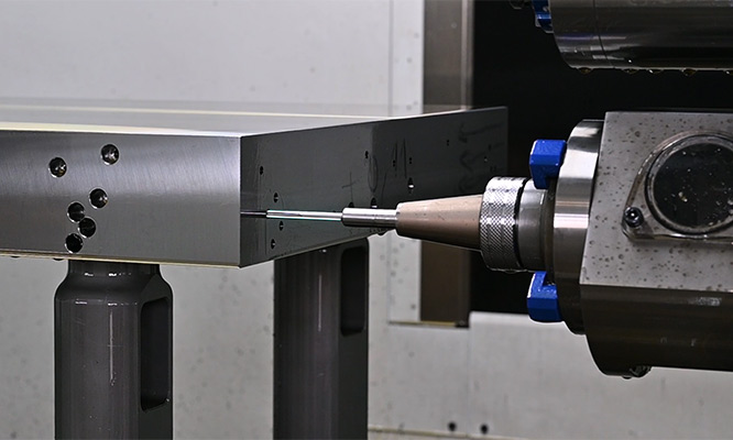 Workshop - Deep-hole drilling machine